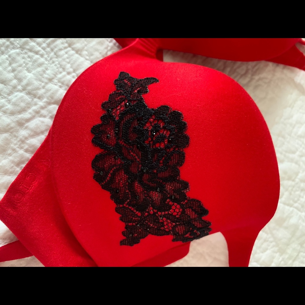 Victoria’s Secret 32B Push-up Bra - Picture 3 of 5